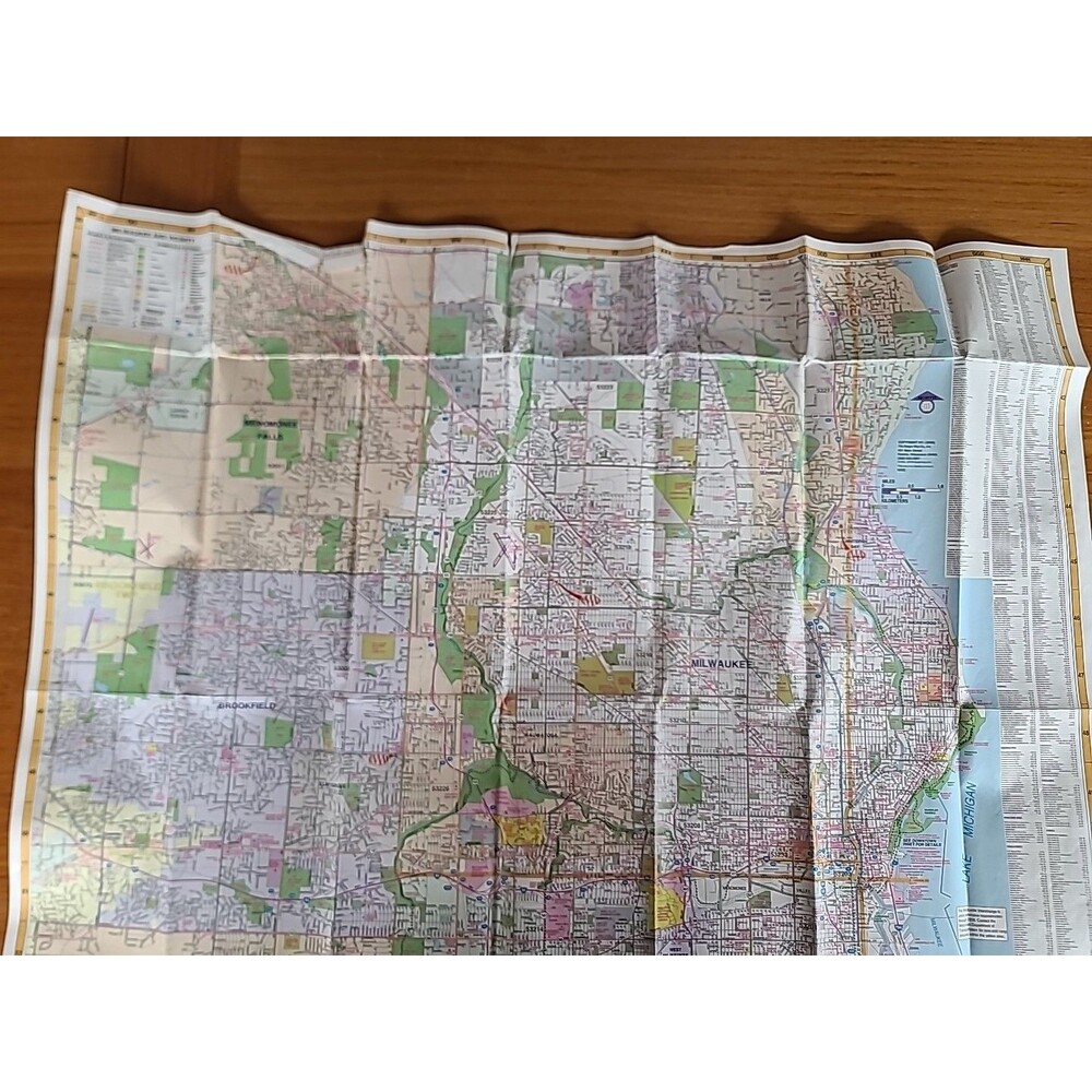 AAA Milwaukee Wisconsin City Series Map - Picture 4 of 10